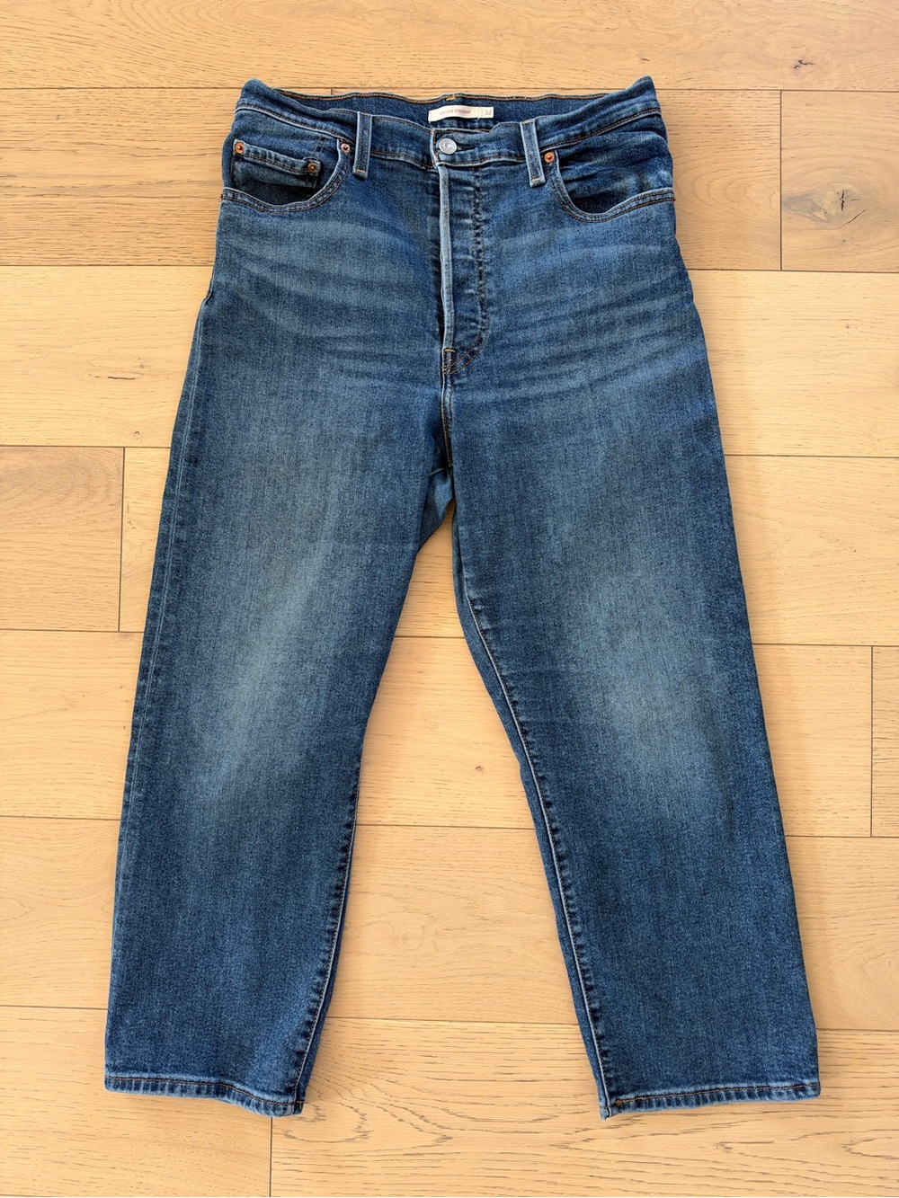 Levi's Women's Ribcage Straight Leg Jeans in Medium Blue Wash